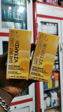 DARK SPOT CORRECTOR VITAMIN C + FACE SERUM
