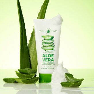 MOISTURE ALOE VERA CLEANSING FOAM GLAVFOX