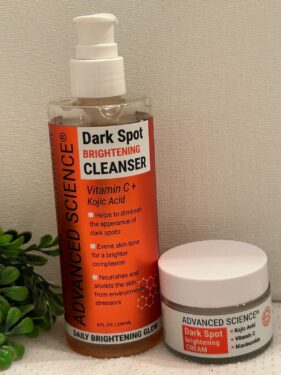 ADVANCED SCIENCE DARK SPOT BRIGHTENING CLEANSER VITAMIN C + KOJIC ACID DAILY BRIGHTENING GLOW